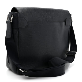 LOUIS VUITTON Taiga Roman MM Messenger Black