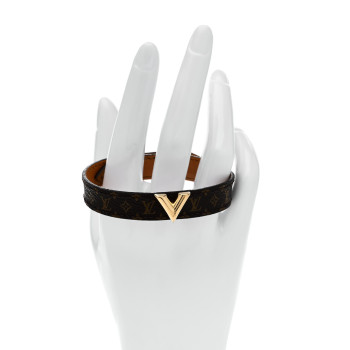 LOUIS VUITTON Monogram Essential V Bracelet 19