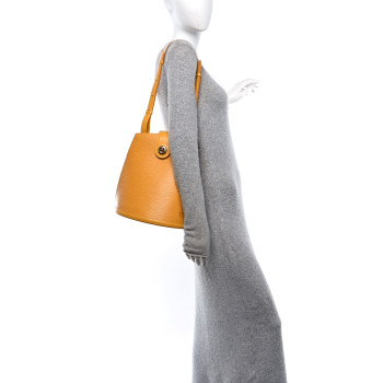 LOUIS VUITTON Epi Cluny Tassil