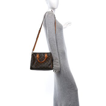 LOUIS VUITTON Monogram Speedy Bandouliere 25