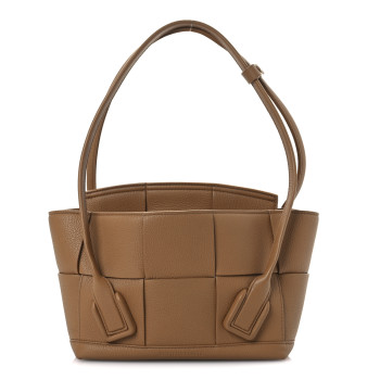 BOTTEGA VENETA Grained Calfskin Maxi Intrecciato Arco 33 Caramel