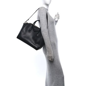 GIVENCHY Sugar Goatskin Medium Antigona Black