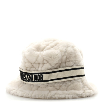 CHRISTIAN DIOR Shearling Cannage D-Bobby Bucket Hat 58 Ecru