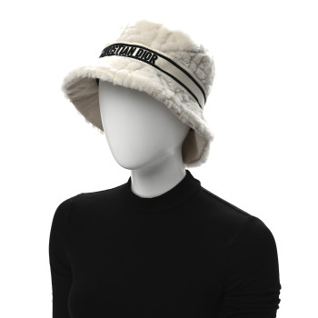 CHRISTIAN DIOR Shearling Cannage D-Bobby Bucket Hat 58 Ecru