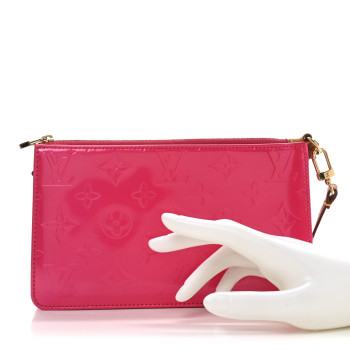 LOUIS VUITTON Vernis Lexington Pochette Fuchsia