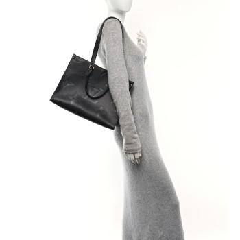 LOUIS VUITTON Empreinte Monogram Giant Onthego MM Black