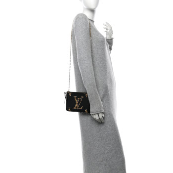 LOUIS VUITTON Monogram Giant Jungle Pochette Double Zip Black