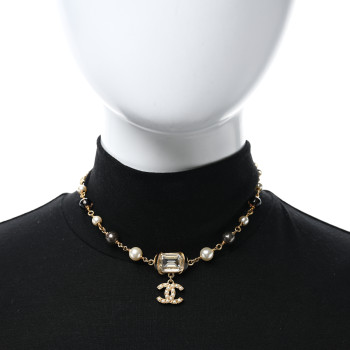 CHANEL Graduated Pearl Crystal CC Short Necklace Gold Black Grey