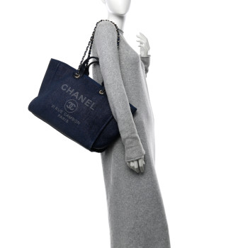 CHANEL Woven Straw Raffia Medium Deauville Tote Navy