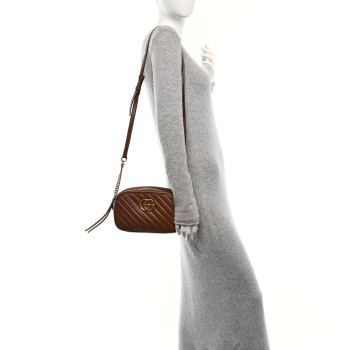GUCCI Glazed Calfskin Matelasse Diagonal Small GG Marmont Chain Shoulder Bag Cuir