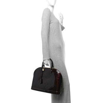 LOUIS VUITTON Vernis Alma GM Amarante