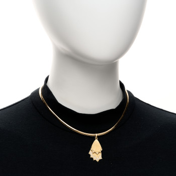 FOUNDRAE 18K Yellow Gold Diamond Large Butterfly Wings Pendant Small Sleek Collar Necklace