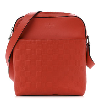 LOUIS VUITTON Damier Infini District Pochette Magma