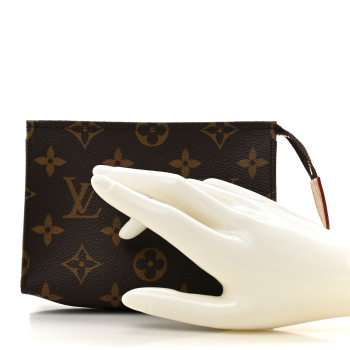 LOUIS VUITTON Monogram Toiletry Pouch 15