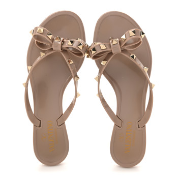 VALENTINO GARAVANI PVC Jelly Rockstud Bow Thong Sandals 38 Poudre