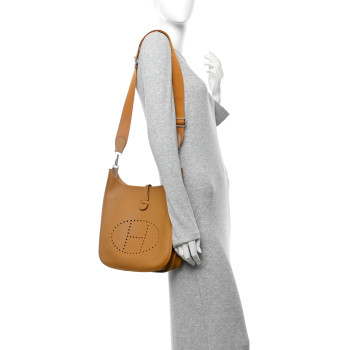 HERMES Taurillon Clemence Evelyne III PM Biscuit