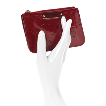 LOUIS VUITTON Vernis Key Pouch Pomme D'Amour