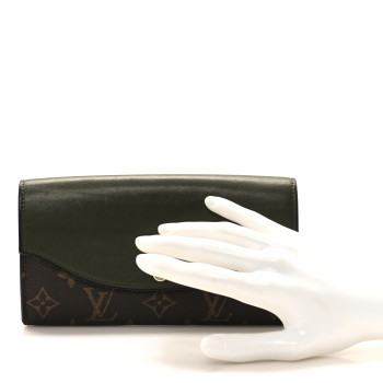 LOUIS VUITTON Monogram Sarah Tuileries Wallet Green