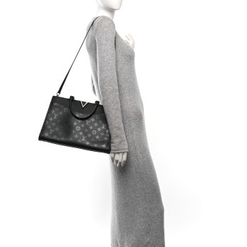 LOUIS VUITTON Monogram Cuir Plume Very Zipped Tote
