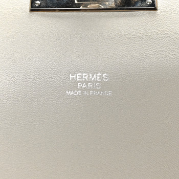 ★ヌードカラーが綺麗★【HERMES】イテア Beige Perlino パウダーピンクのHERMESネイルで指先すらっと。 | Beautybrush