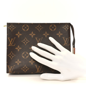 LOUIS VUITTON Monogram Toiletry Pouch 19