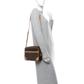 LOUIS VUITTON Monogram Trocadero 27