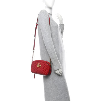 GUCCI Calfskin Matelasse Small GG Marmont Chain Shoulder Bag Hibiscus Red