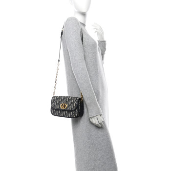 CHRISTIAN DIOR Oblique 30 Montaigne Avenue Bag Blue