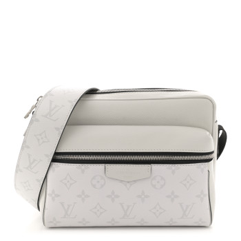 LOUIS VUITTON Taigarama Outdoor Messenger Antartica