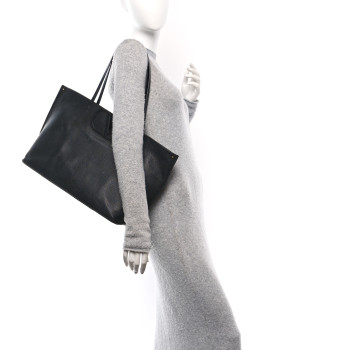VALENTINO GARAVANI Calfskin Large Vlogo Fillme Tote Black