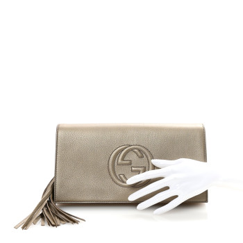 GUCCI Metallic Pebbled Calfskin Medium Soho Clutch Golden Beige