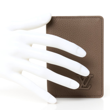 LOUIS VUITTON Grained Calfskin Aerogram Pocket Organizer Moka