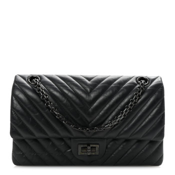 CHANEL Aged Calfskin Chevron Quilted 2.55 Reissue 225 Flap So Black