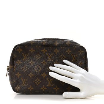 LOUIS VUITTON Monogram Trousse Toilette 23