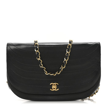 CHANEL Lambskin Horizontal Quilted Small Single Flap Black