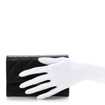 CHANEL Caviar Quilted Medium Flap Wallet Black