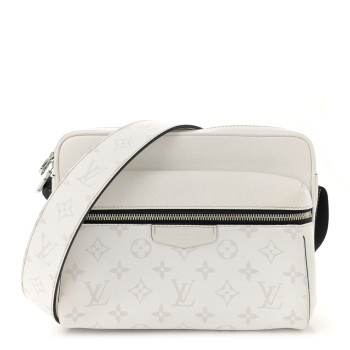 LOUIS VUITTON Taigarama Outdoor Messenger Antartica