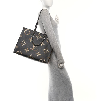 LOUIS VUITTON Monogram Giant Jungle Onthego GM Black