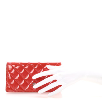 CHANEL Patent Calfskin Quilted Yen Wallet Dark Pink