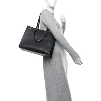 LOUIS VUITTON Empreinte Monogram Giant Onthego MM Black