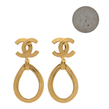 CHANEL CC Drop Clip On Earrings Gold