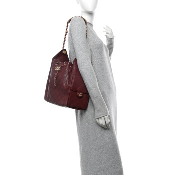CHANEL Caviar Quilted Medium Chanel 25 Handbag Burgundy