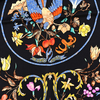 HERMES Silk Pierres d'Orient et d'Occident Scarf 90
