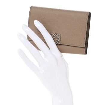 LOEWE Pebble Grain Calfskin Anagram Small Vertical Wallet Sand