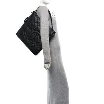 CHANEL Caviar Quilted Expandable Zip Hobo Black