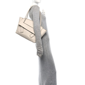 BOTTEGA VENETA Grainy Calfskin Medium Arco Plaster