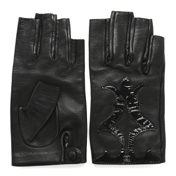CHANEL Lambskin Paris Dallas Fingerless CC Gloves 6 Black CHANEL Lambskin Paris Dallas Fingerless CC Gloves 6 Black