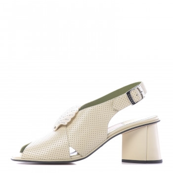 GUCCI Calfskin Perforated Shell Embellished Slingback Sandals 41 Vintage White