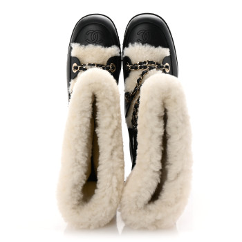 CHANEL Calfskin Shearling Lambskin CC Cap Toe Chain Snow Boots 39 Black White