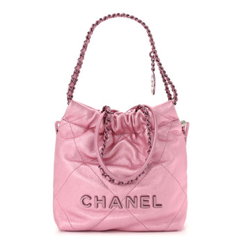 CHANEL Metallic Lambskin Lacquered Monochrome Quilted Mini Chanel 22 Pink